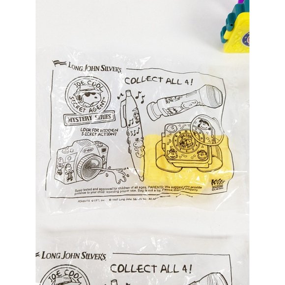 Long John Silvers 1997 - Snoopy as Joe Cool Secret Agent - Complete Set of 4 - Picture 5 of 7